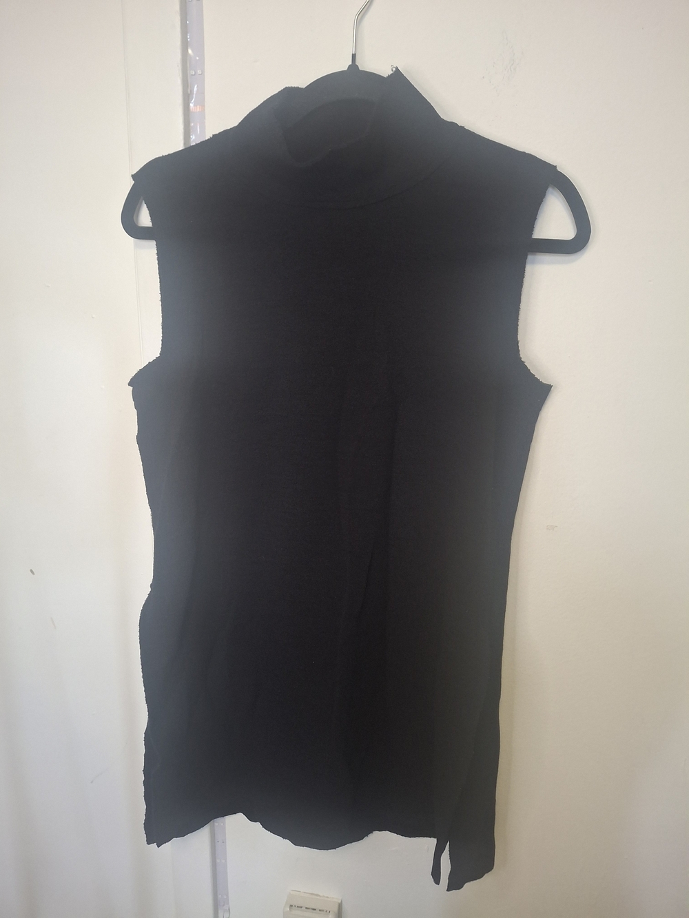 FIT Black Knit Mock Neck Sleeveless Blouse Pullover Women's Size 42